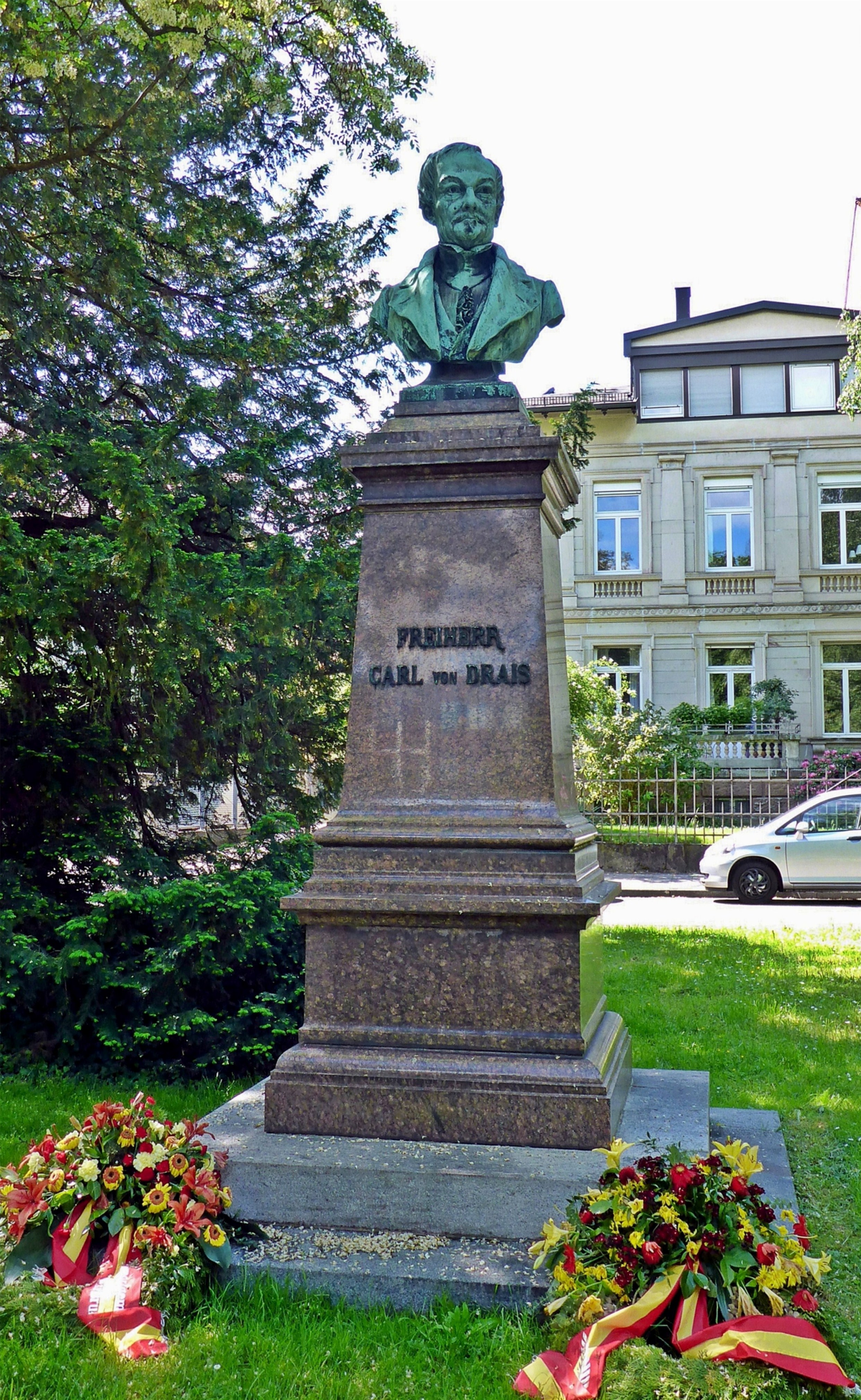 Das Drais-Denkmal in Karlsruhe